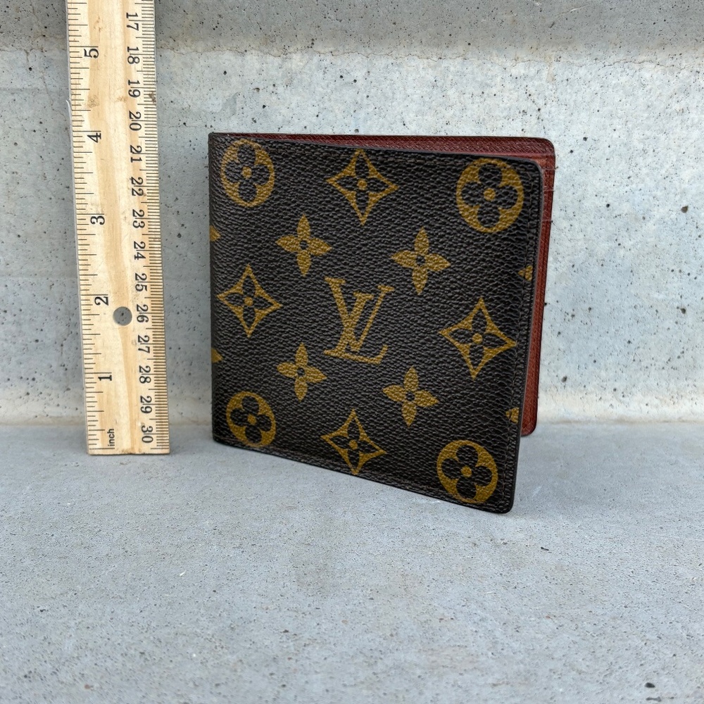 Louis vuitton bifold wallet